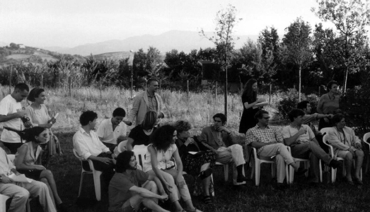 Cosa rimane di Oreste? Al Mambo, l’archivio impossibile di un progetto relazionale