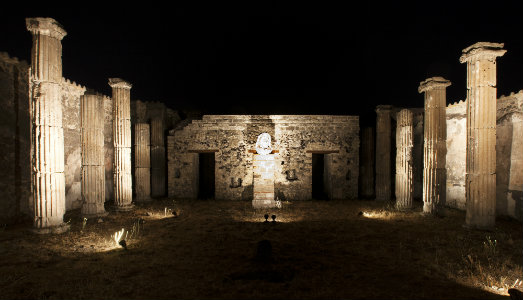 Metti una notte a Pompei. Inaugurata l’illuminazione che permetterà una nuova fruizione del sito