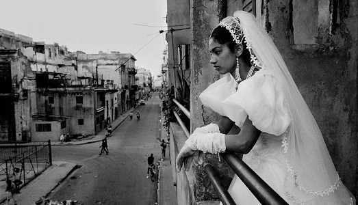 Parigi/7. Dalla Germania dell’Est al Medio Oriente, cercando lo sguardo del potere e del popolo. Ecco i 25 anni dell’agenzia parigina Ostkreuz