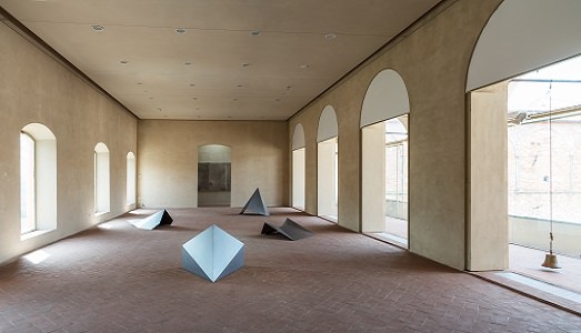 E gli artisti vanno in fabbrica