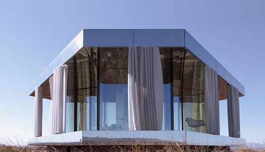 Last Minute/10. Il padiglione specchiato nel deserto di Gorafe