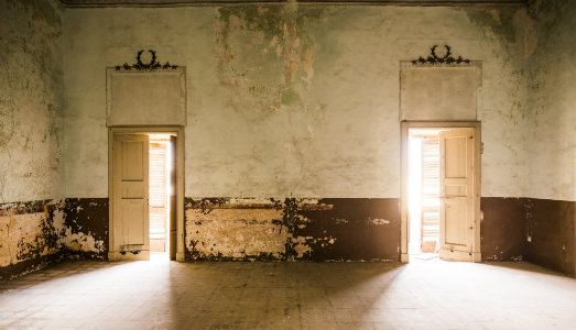 A Palazzo Tanzarella di Ostuni, i lavori in corso si trasformano in una mostra da esplorare