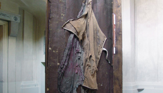 Palermo Art Week/6. I mantelli di Berlinde De Bruyckere per riaprire la chiesa di Santa Venera