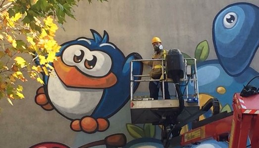 Le nuove tecnologie regalano un murale di Pao alla città di Milano. Grazie all’azienda TWT, che festeggia con l’arte il suo ventesimo anniversario Le nuove tecnologie regalano un murale di Pao alla città di Milano. Grazie all’azienda TWT, che festeggia con l’arte il suo ventesimo anniversario