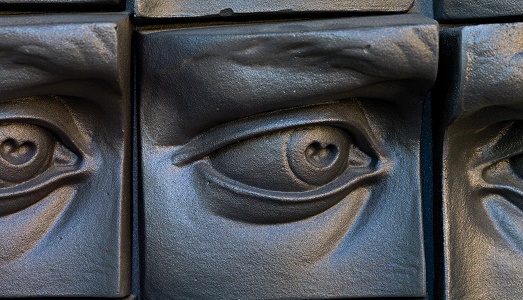 La Porta Maggiore per la cappella di Villa Celle di Claudio Parmiggiani: una nuova opera ha scelto la collezione Gori