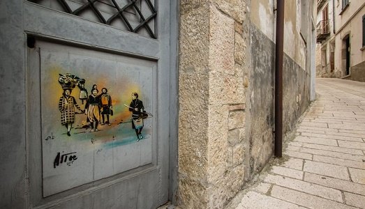 Dalla grande città al piccolo borgo. La street art arriva in un antico paesino molisano, sotto la direzione di Alice Pasquini
