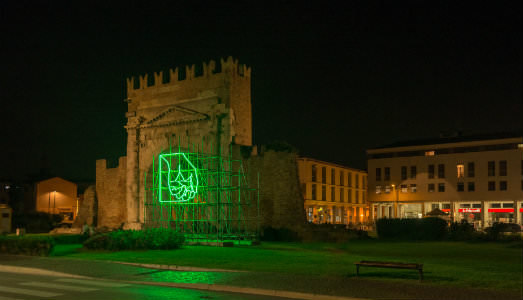 Zero e passo. La mano di Patrick Tuttofuoco parte da Rimini. Prossime tappe Berlino e Bologna