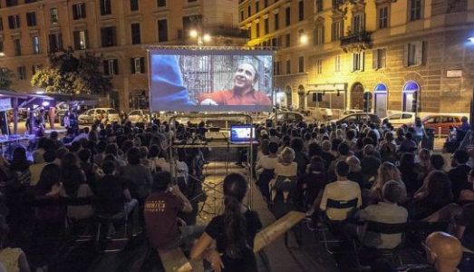 Il Piccolo Cinema America si diffonde. A Roma, apre la rassegna che porta i film all’aperto