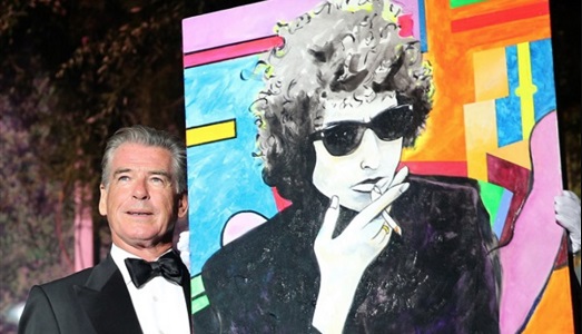 Pierce Brosnan ha venduto un suo quadro per più di un milione di dollari