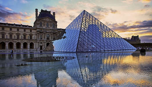 E la piramide scompare