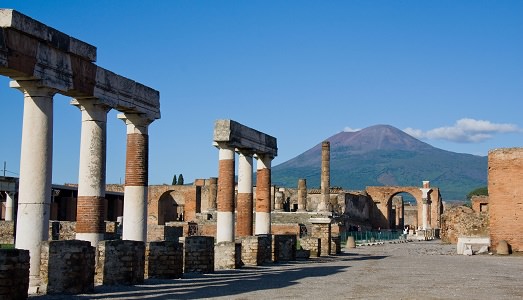 Il Natale di Pompei. «Restauri e non più crolli», dice Matteo Renzi, che inaugura con Franceschini sei “nuove” Domus Il Natale di Pompei. «Restauri e non più crolli», dice Matteo Renzi, che inaugura con Franceschini sei “nuove” Domus