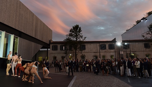 Virgilio Sieni incanta la Fondazione Prada, e tutto l’art world. Ecco lo speciale inizio del suo “Atlante del gesto”