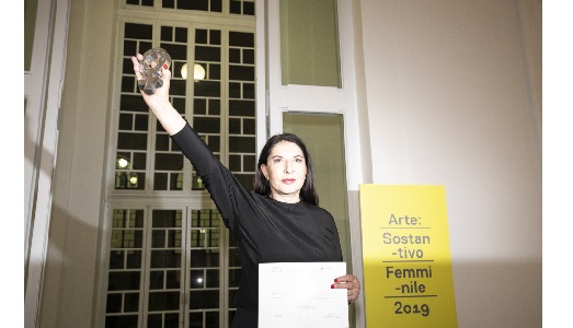 Arte Sostantivo Femminile. Tra le donne premiate, anche Marina Abramovic e Federica Galloni