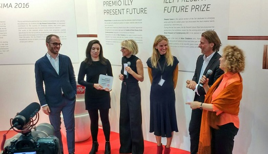 Torino. Artissima e oltre/7. Premio illy “Present Future” a Cécile B. Evans. Ci racconta di questo consolidato “award” il direttore artistico, Carlo Bach