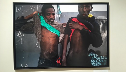 Aspettando Paris Photo. Narciso Contreras vince il Prix Carmignac di Fotogiornalismo, con un reportage sul traffico di esseri umani in Libia