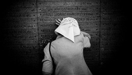 Raccontare tragedia e cultura. Il MAXXI riparte dai desaparecidos e dalla videoarte italiana