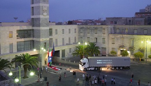 Cinque piazze siciliane, cinque sensi, e una stagione per riflettere con l’arte contemporanea. Inizia Loredana Longo, a Ragusa