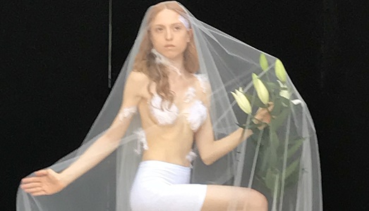 La dedica poetica, mimetica e ad occhi aperti “Pour Luigi Ontani” di Reverie, a Venezia |