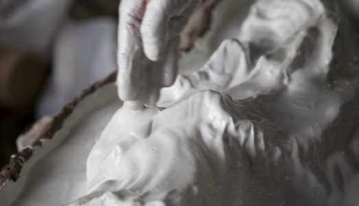 Riattivare la bottega con l’arte contemporanea. Tre domande a Matteo Zauli, curatore di Materia Montelupo