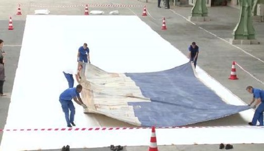 Buon compleanno Pompidou. Folla oceanica nei primi giorni di festa, mentre ci si prepara a dodici mesi di collaborazioni e incontri