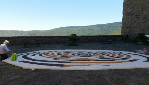 La rinascita dei simboli. A Cortona, lo swastika beneaugurante di Filippo di Sambuy