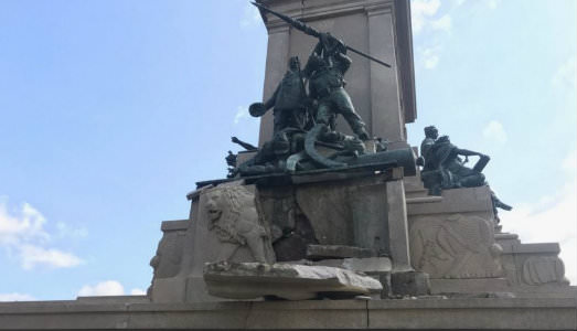 A Roma, crolla il basamento della Statua di Garibaldi. Questa volta è colpa di un fulmine