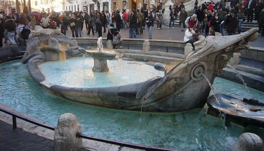 Una lezione di civiltà. Da una scuola olandese arrivano le scuse all’Italia, con un assegno simbolico di 3mila e 200 euro per la Barcaccia