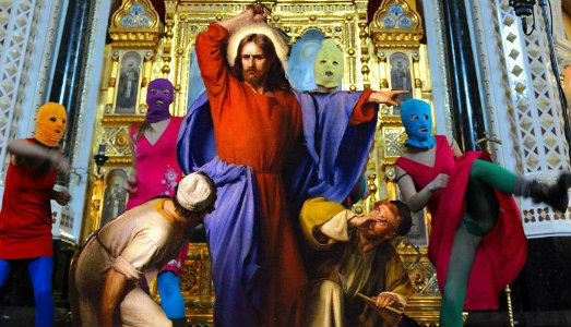 La Russia dovrà risarcire le Pussy Riot. Che annunciano un progetto con Marinella Senatore