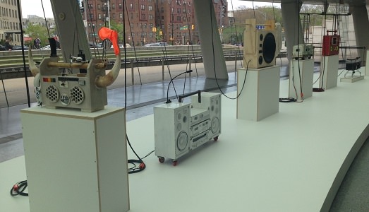 Mordere la Grande Mela/13. Una mostra che suona a bomba! Anzi, a “Boombox”: ecco Tom Sachs al Brooklyn Museum