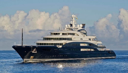salvator mundi in alto mare. l’opera dei record si troverebbe a bordo di un super yacht salvator mundi in alto mare. l’opera dei record si troverebbe a bordo di un super yacht