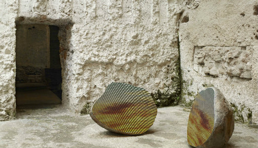 Tramonto di pixel su roccia. Arte contemporanea alla Crypta Balbi di Roma, con Sarah Sze Tramonto di pixel su roccia. Arte contemporanea alla Crypta Balbi di Roma, con Sarah Sze