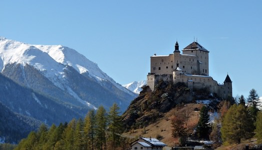 Artista e filantropo. Not Vital acquista, per otto milioni, un castello del dodicesimo secolo sulle Alpi svizzere. Obiettivo? Un nuovo “centro” per il contemporaneo