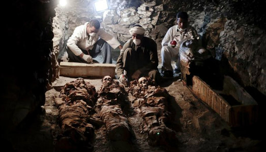 Scoperta tomba di 3500 anni fa. L’orafo più anziano del mondo riuscirà a salvare l’Egitto?