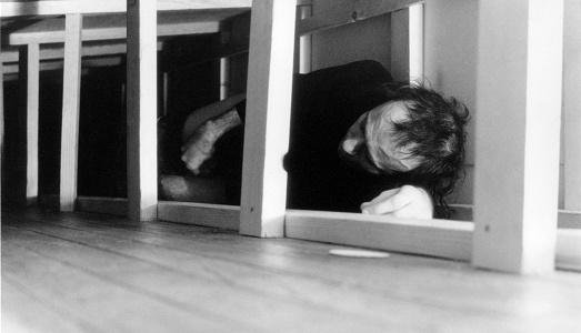 Addio a Vito Acconci. Il mitico padre della Body Art e architetto scompare oggi a 77 anni Addio a Vito Acconci. Il mitico padre della Body Art e architetto scompare oggi a 77 anni