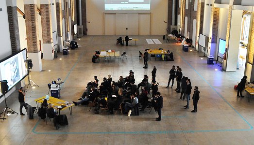 Sfide alle città. Olanda e Italia insieme, tra tetti, musei e periferie. Per rivoluzionare la cultura urbana, con l’aiuto delle industrie creative Sfide alle città. Olanda e Italia insieme, tra tetti, musei e periferie. Per rivoluzionare la cultura urbana, con l’aiuto delle industrie creative