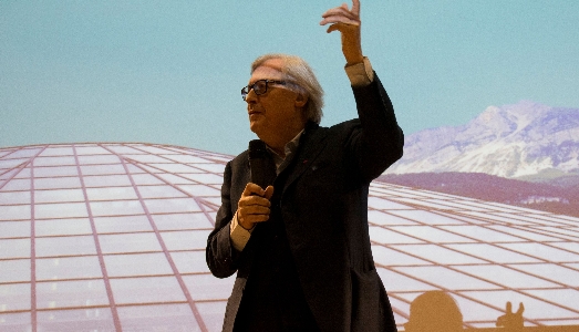 I primi passi di Vittorio Sgarbi al MART. Com’è andato l’incontro con la stampa I primi passi di Vittorio Sgarbi al MART. Com’è andato l’incontro con la stampa