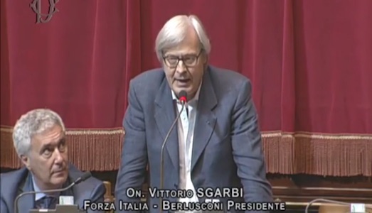 I quattro minuti di Sgarbi contro la soppressione delle domeniche gratuite, e contro i divieti della “dignità”