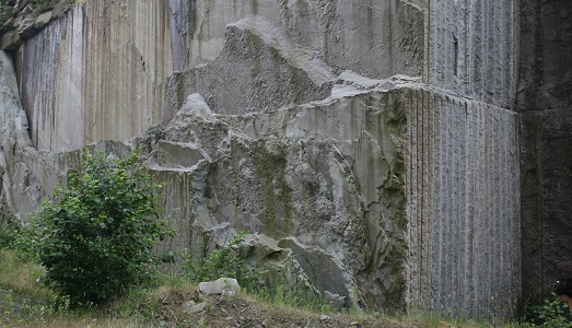 Due giorni di “Sguardi sulla pietra”, con sette giovani artisti alle prese con gli scenari delle cave del Cusio-Ossola