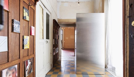 Tutti i libri di uno studiolo contemporaneo. A Napoli, Residency 80121 presenta Sibilla Cabinet