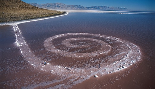 Spiral Jetty di Robert Smithson? Potrebbe diventare “opera d’arte nazionale”, nello Utah. Dando inizio a una catena di possibili riconoscimenti Spiral Jetty di Robert Smithson? Potrebbe diventare “opera d’arte nazionale”, nello Utah. Dando inizio a una catena di possibili riconoscimenti