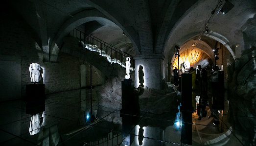 Il mistero dell’origine, guardando al futuro. A Spoleto, ecco la mostra di Fendi con il CERN
