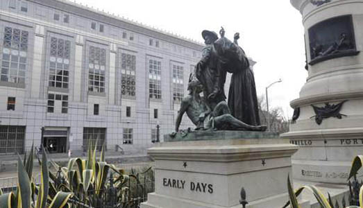 Qualcuno abbatta quella statua