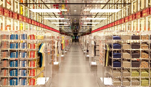 Arte per tutti, a meno di 100 dollari. Jeffrey Deitch e il brand giapponese d’abbigliamento Uniqlo insieme, per un progetto molto “pop” |