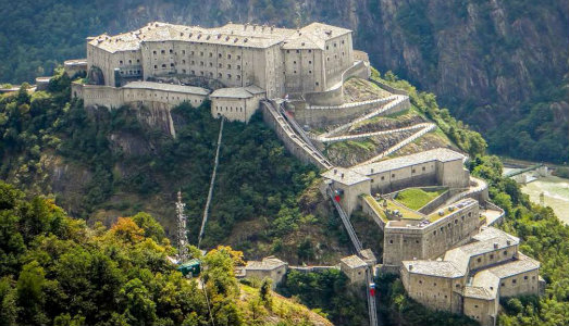Le storie degli uomini e delle montagne. Aperto il bando per il nuovo direttore del Museo delle Alpi al Forte di Bard Le storie degli uomini e delle montagne. Aperto il bando per il nuovo direttore del Museo delle Alpi al Forte di Bard