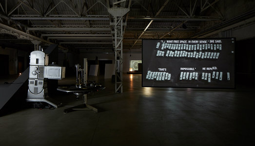 All’Hangar Bicocca, inizia Summer Whispers, il festival che fa suonare la mostra di Rosa Barba