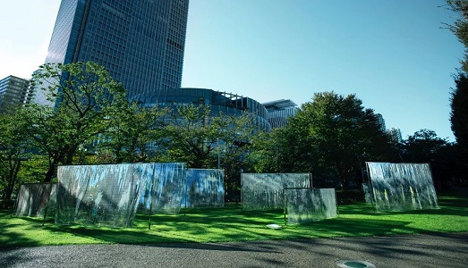 300.000 specchi a Tokyo 300.000 specchi a Tokyo