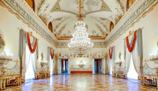 Una tavola da re. Al Museo di Capodimonte, il libro di Angela Caròla-Perrotti sul Dessert dei Borbone