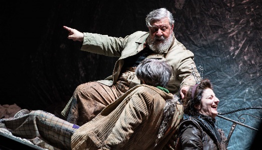 Al Teatro Eliseo di Roma, Miseria o Nobiltà: non solo una questione di ricchezza