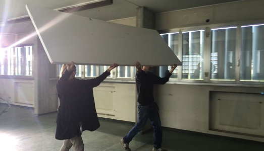 Contemporary Locus esce dalla città e riapre un’azienda. Due settimane di lavoro, completamente live, firmato Cool e Balducci