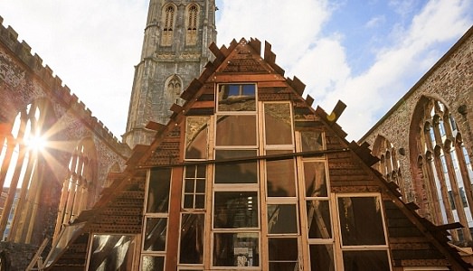 Arte pubblica lunga cinquecentocinquanta ore. A Bristol Theaster Gates lancia il suo primo progetto britannico aperto tutto il giorno, nel vero senso della parola
